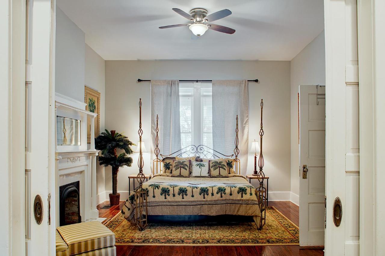 Newly Renovated Historic Savannah Townhome! Екстер'єр фото