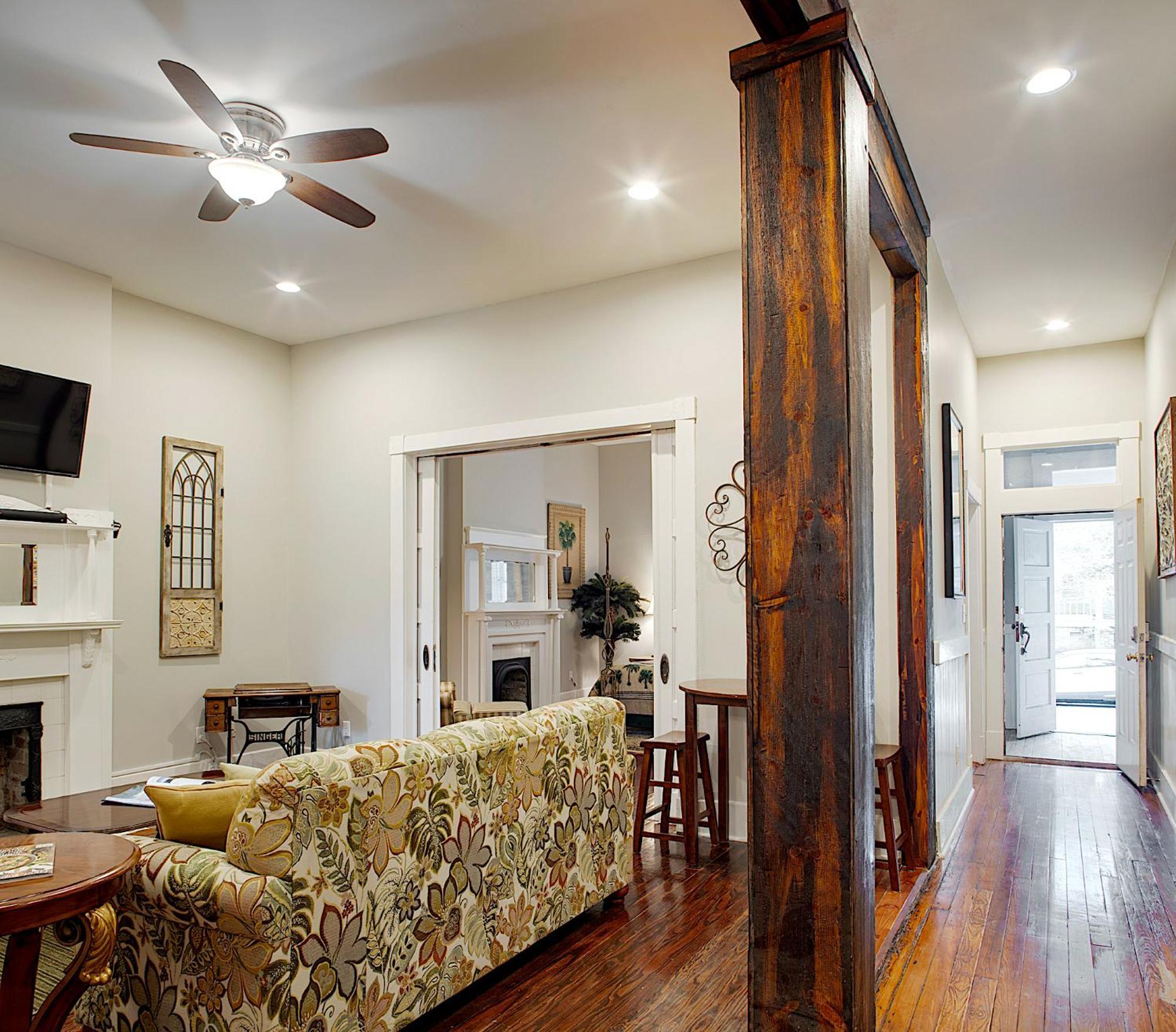 Newly Renovated Historic Savannah Townhome! Екстер'єр фото